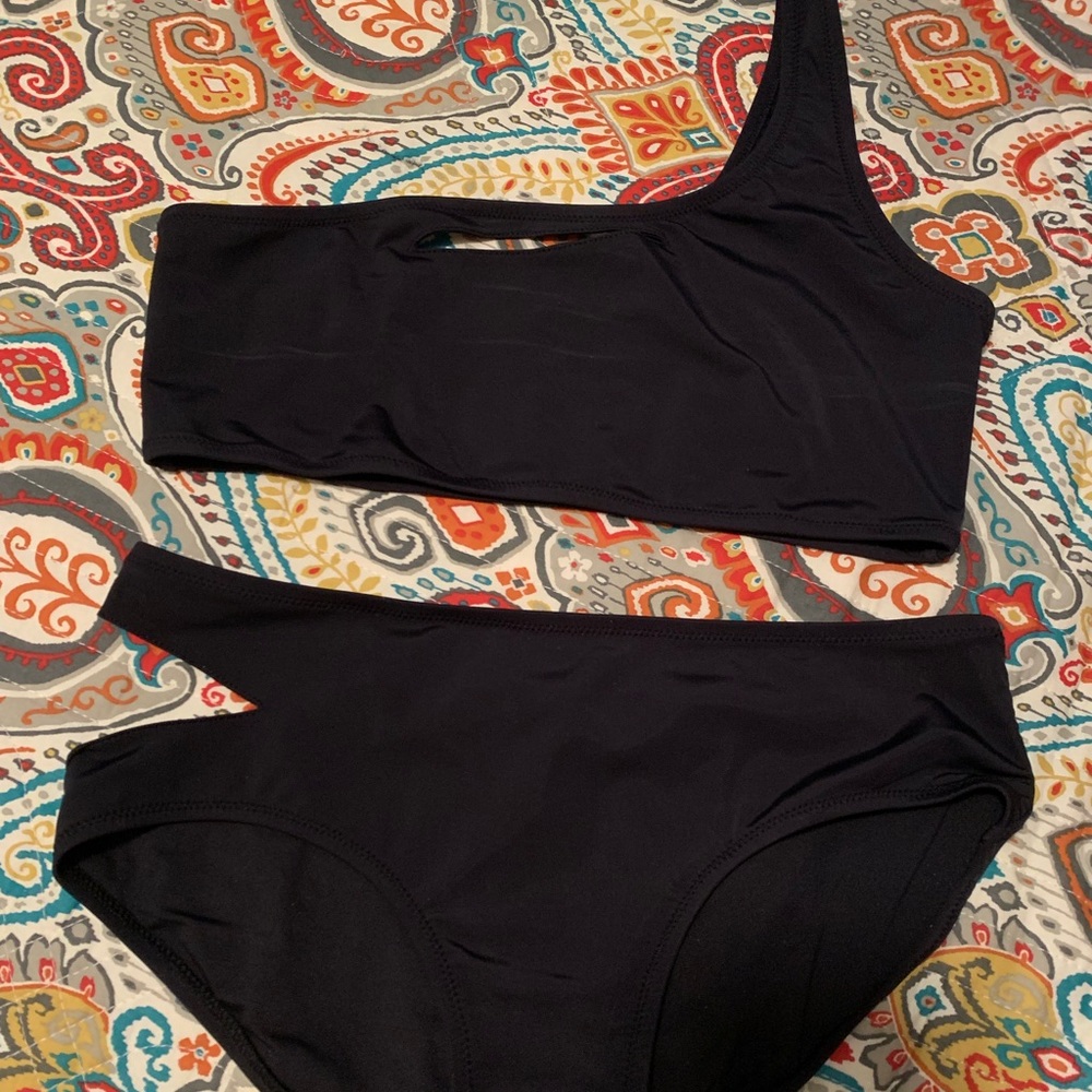 NWOT. VS bathing suit.